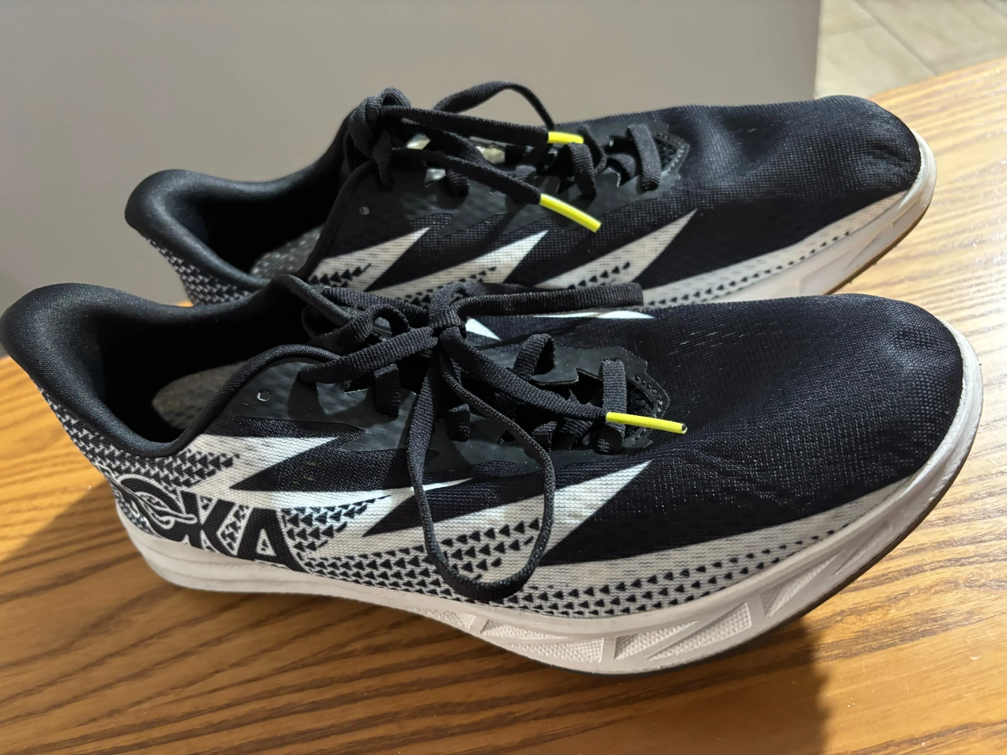 Hoka U Crescendo MD Track Spikes