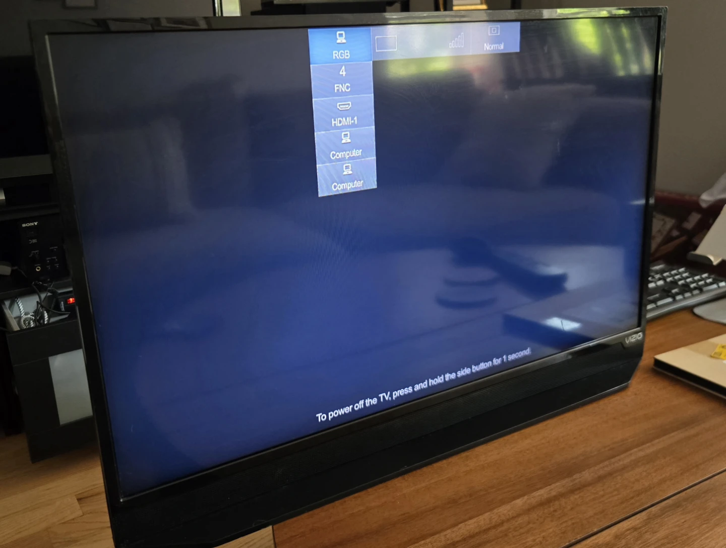 Vizio E280i-A1 28-inch LED Smart TV - photo 2