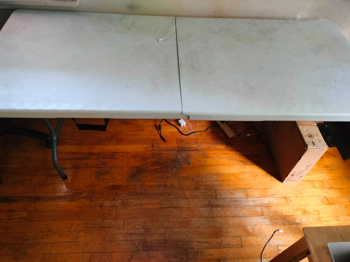 6ft Plastic Folding Table (Folds in Half with Handle) - photo 2