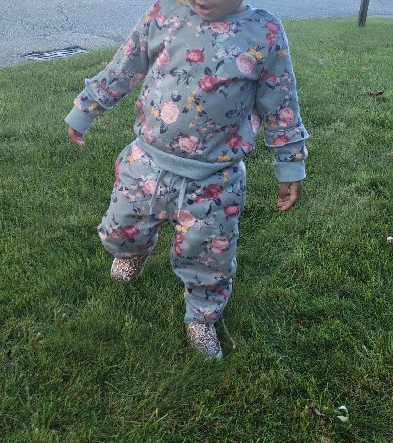 Vince Camuto jogger set size 18 months