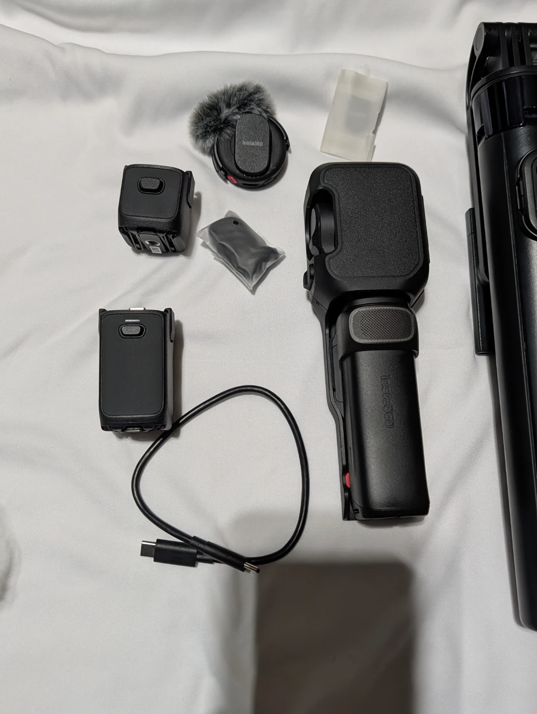 Insta360 Luna Ultra Creator Kit - photo 4