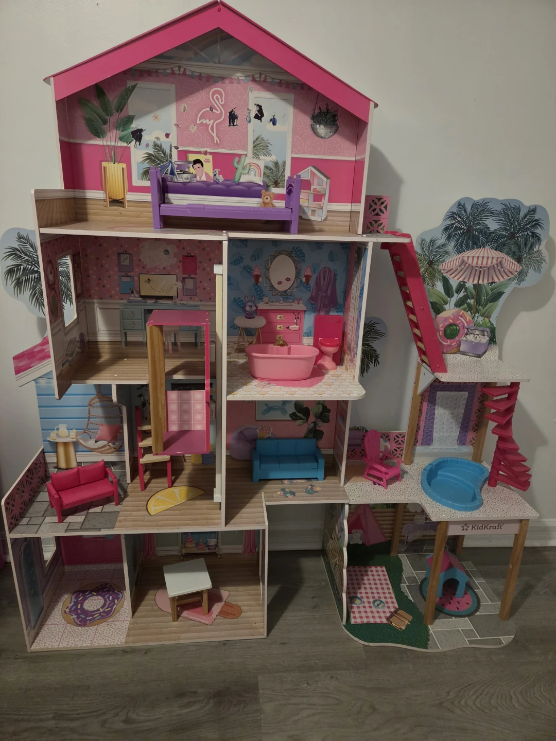 Dollhouse - photo 2