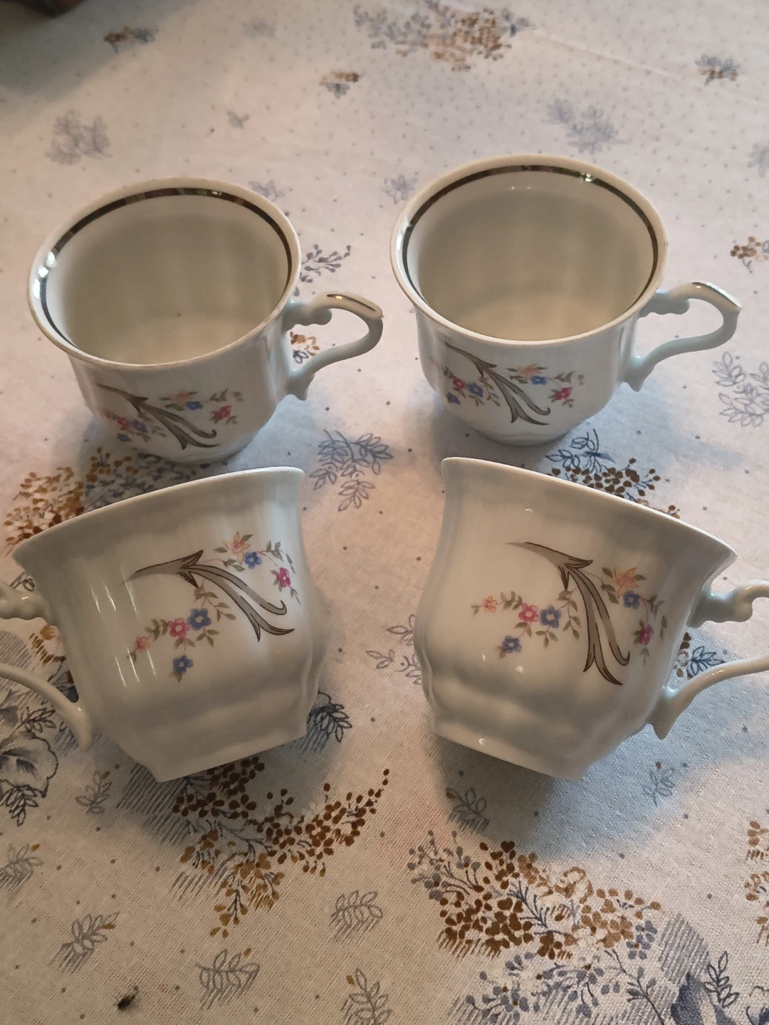 WALBRZYCH 4 Floral Teacups and Saucers Poland - photo 3