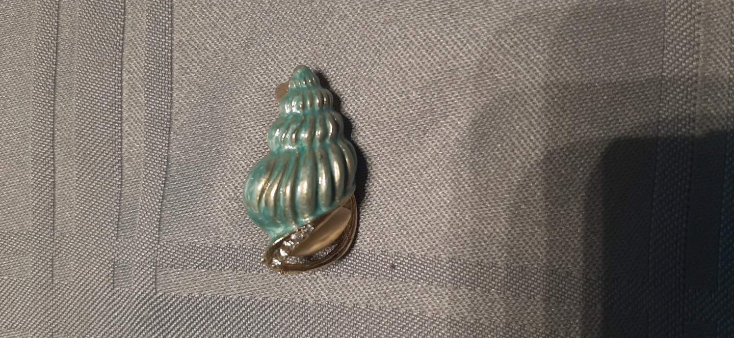 Seashell shaped Brooch. - photo 3