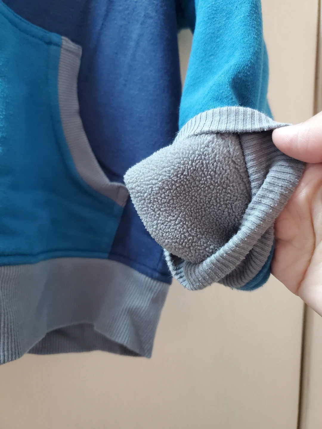 Boy's cozy hoodie - photo 3