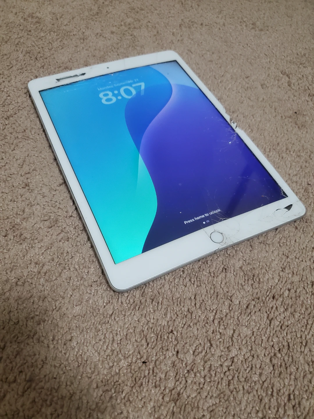 Apple iPad 8th Gen 32GB Silver