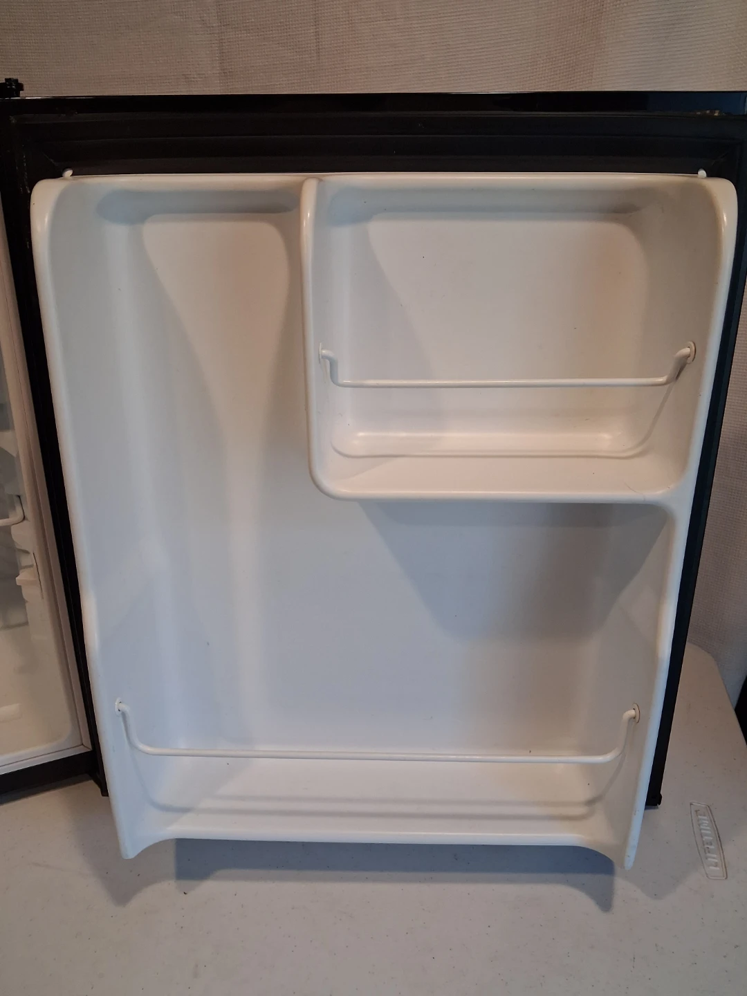 Avanti Compact Refrigerator - photo 3