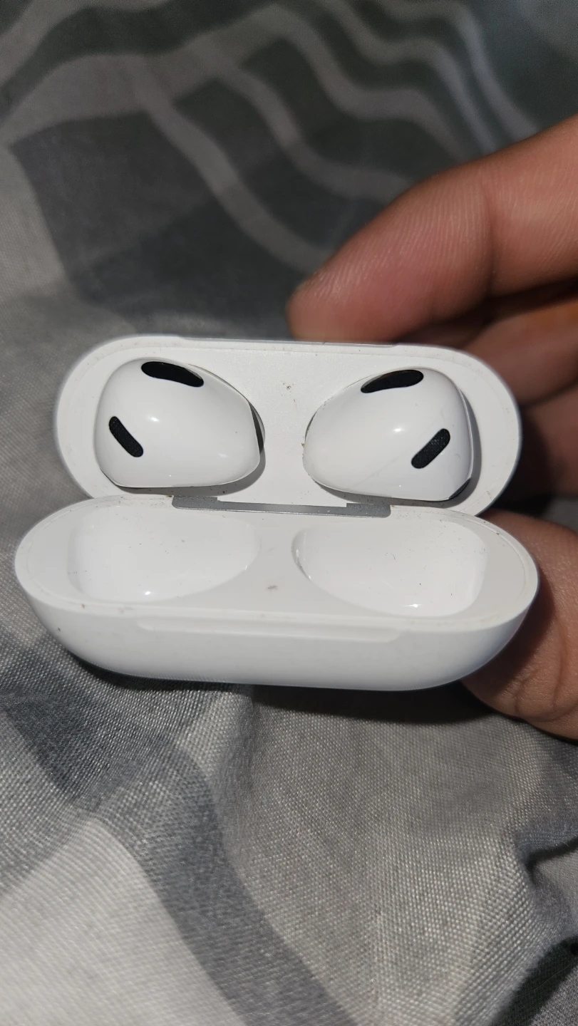 Apple AirPods Pro🏈