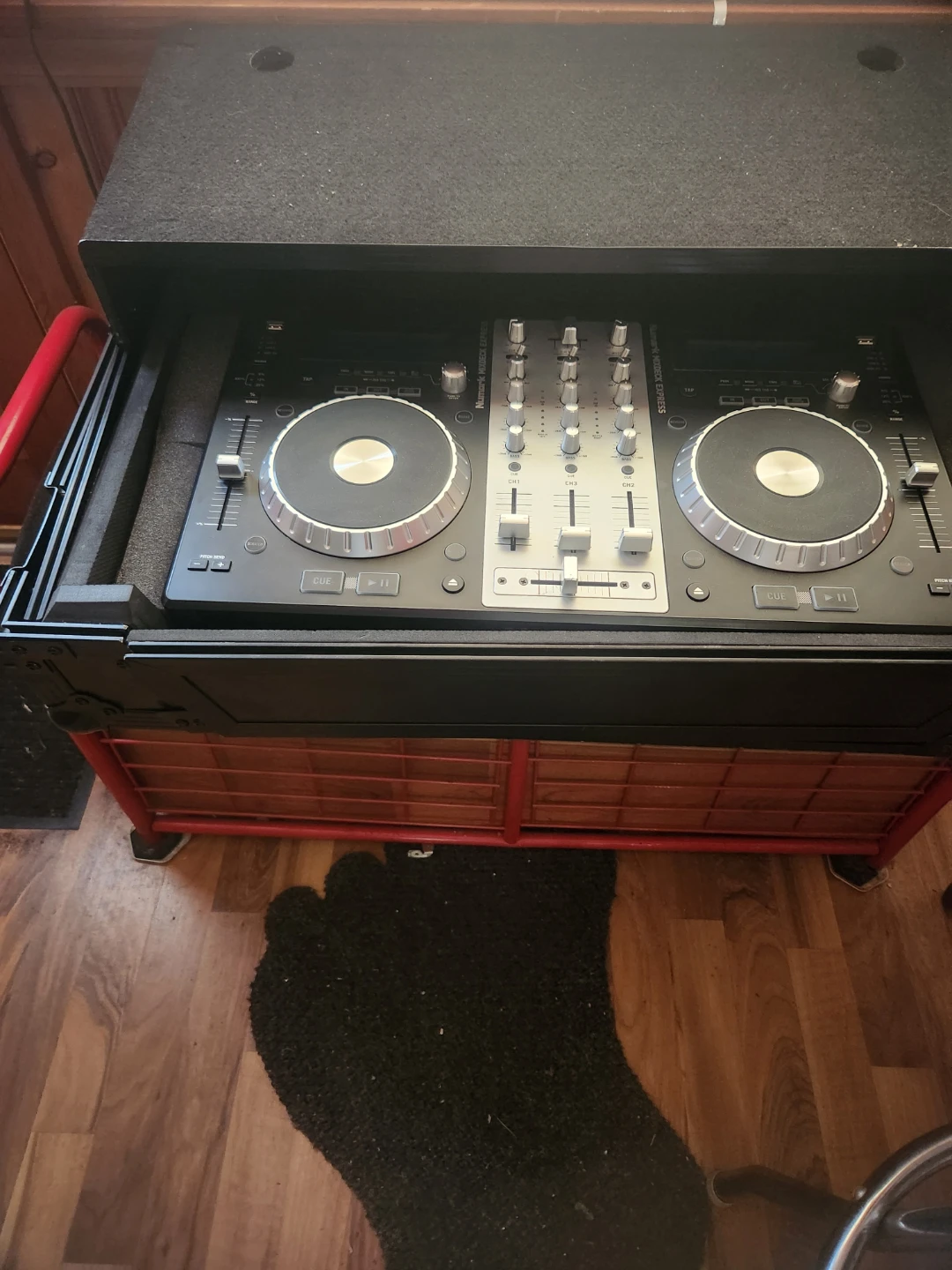 Numark NMX Professional DJ Controller - photo 3
