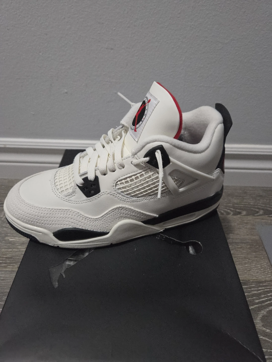 Air Jordan 4 Retro OG  - size 7Y - photo 2
