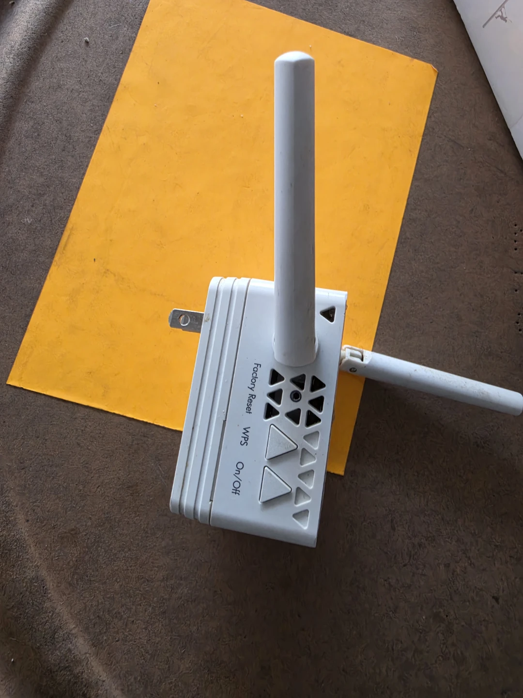 Netgear AC750 WiFi Range Extender EX3700 (Item #007) - photo 5