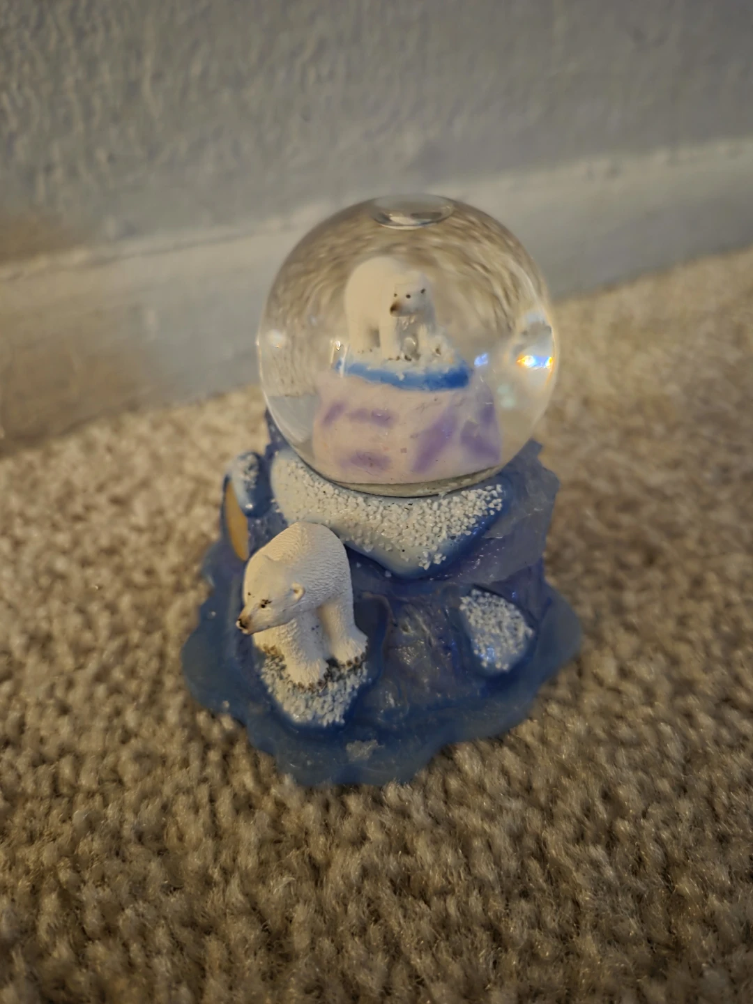 SeaWorld Polar Bear Snow Globe - photo 3