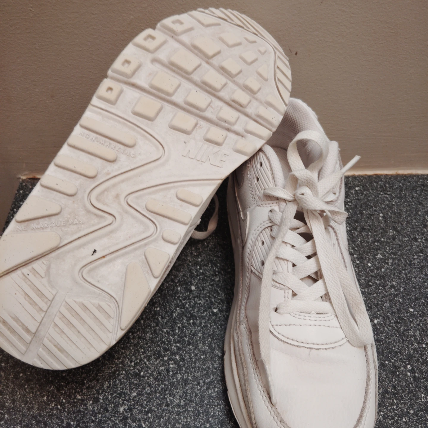 Nike Air Max 90 "Triple White" Sneakers Size 6.5Y / Women's 8 - photo 3