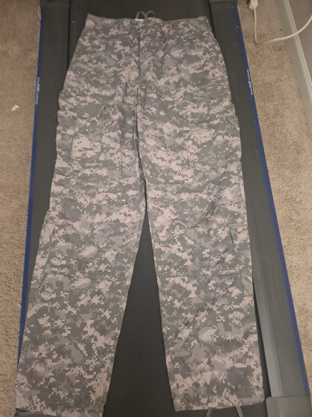 US Army Digital Camo Uniform Set - photo 2