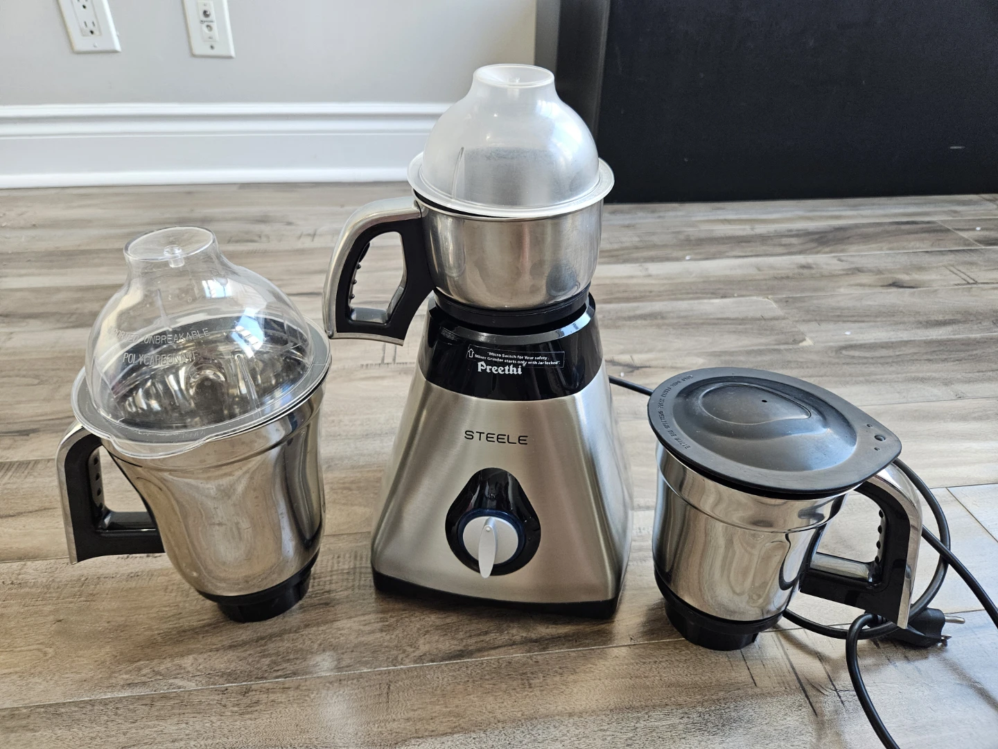 Preethi Steele Mixer Grinder