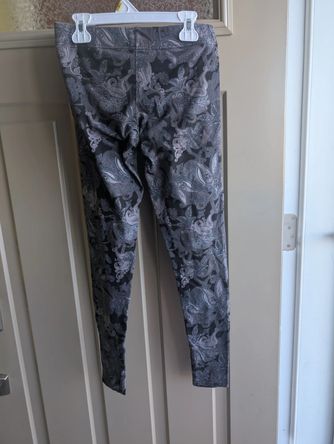 Womens sz med Garage leggings - photo 2