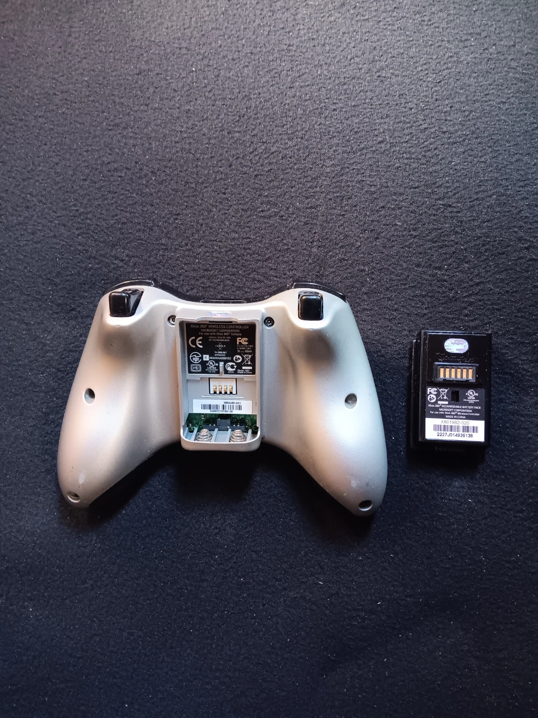 Microsoft Xbox 360 wireless controller with battery. - photo 2