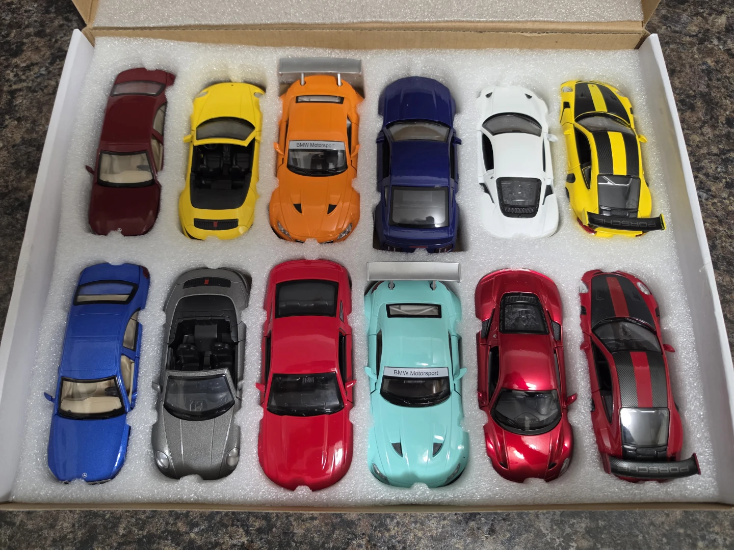 12 die-cast metal model  toy cars 5"×2"
