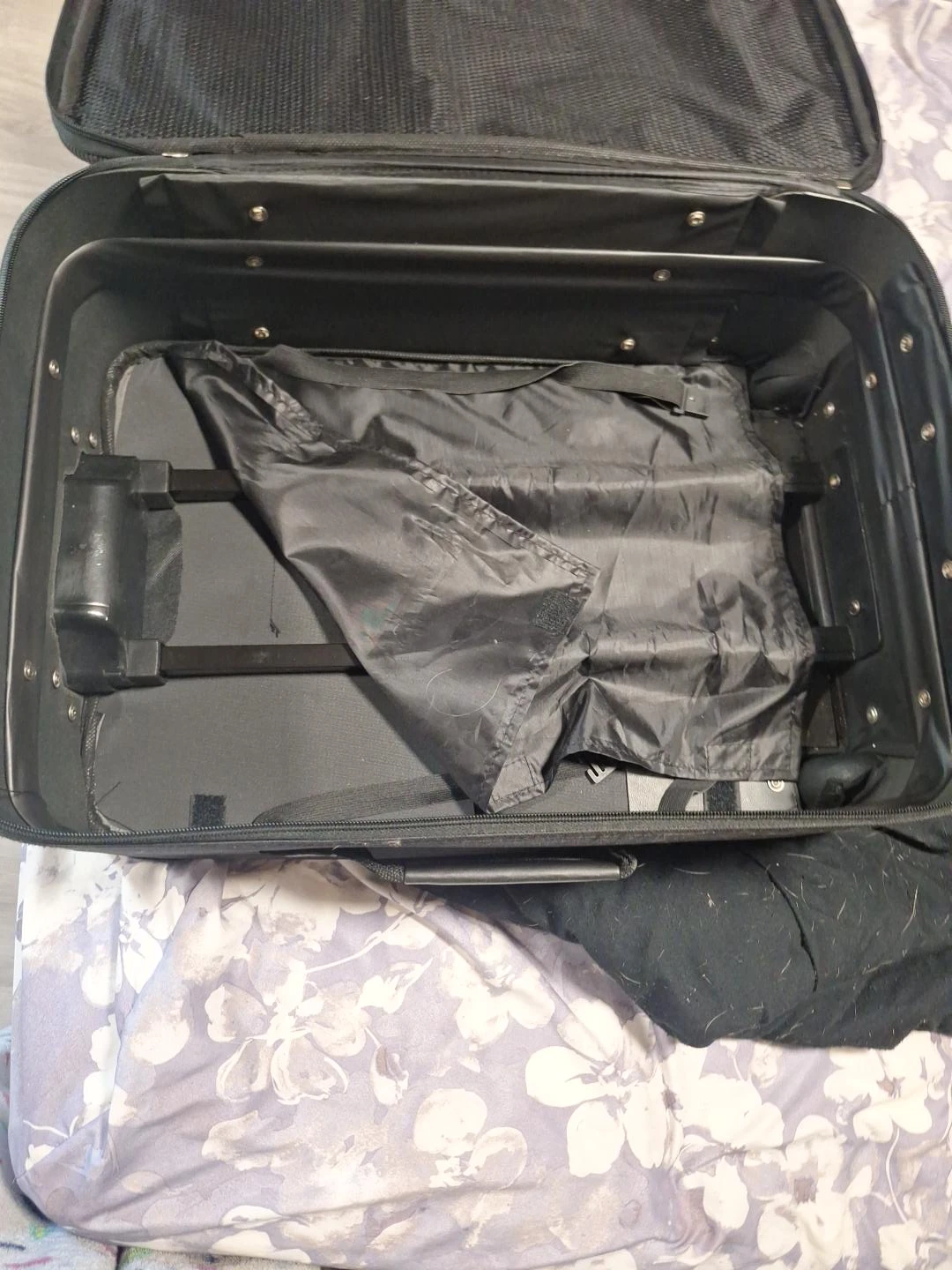 Rolling Suitcases -carry-on size - photo 3