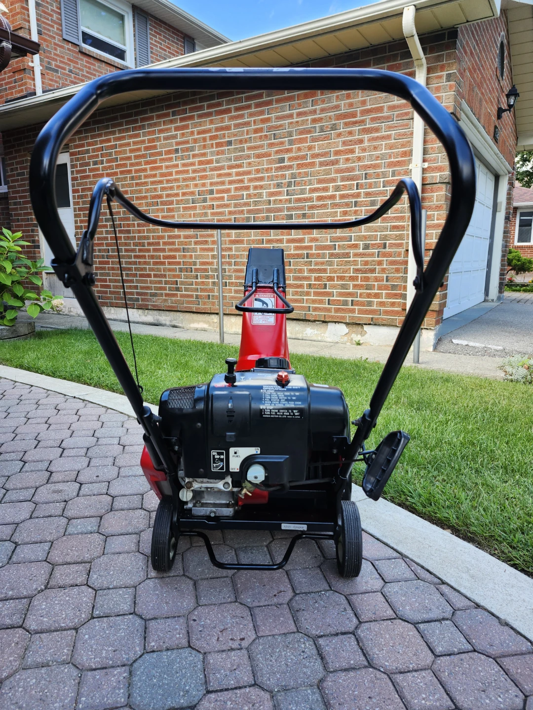 Honda HS 621 Snowblower - photo 2