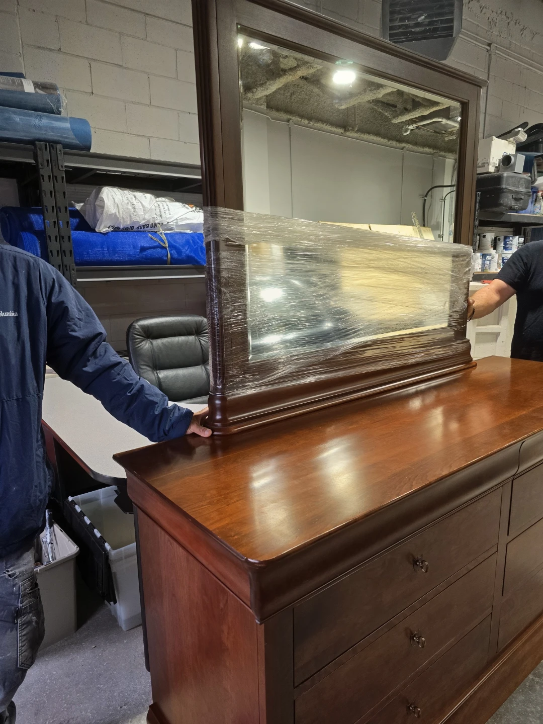 Traditional Wood Dresser with Mirror - photo 2
