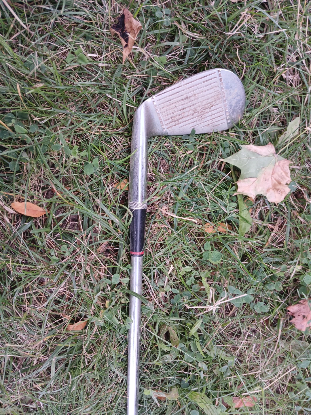 Golf club iron