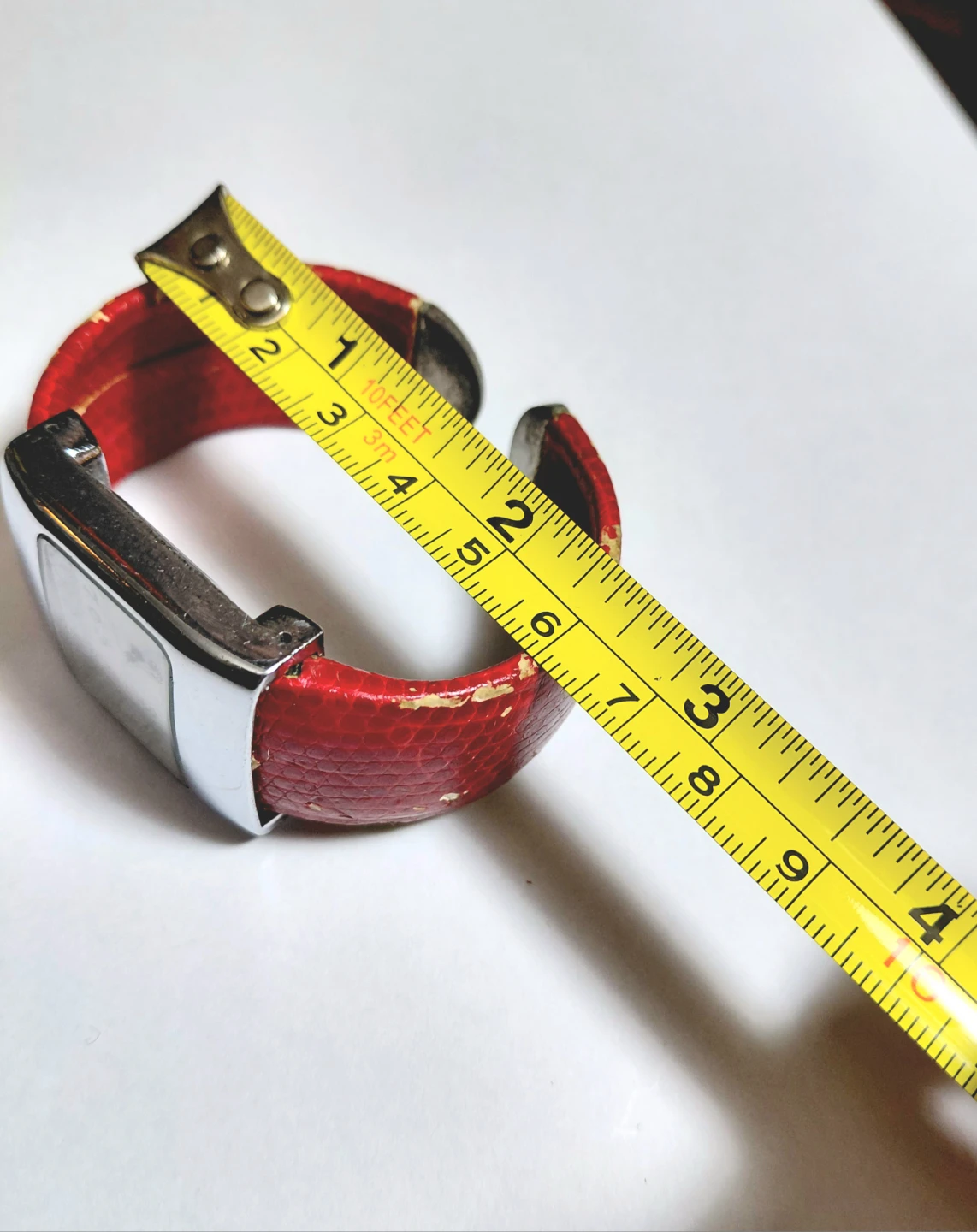 Red Quartz Bracelet Watch - photo 5