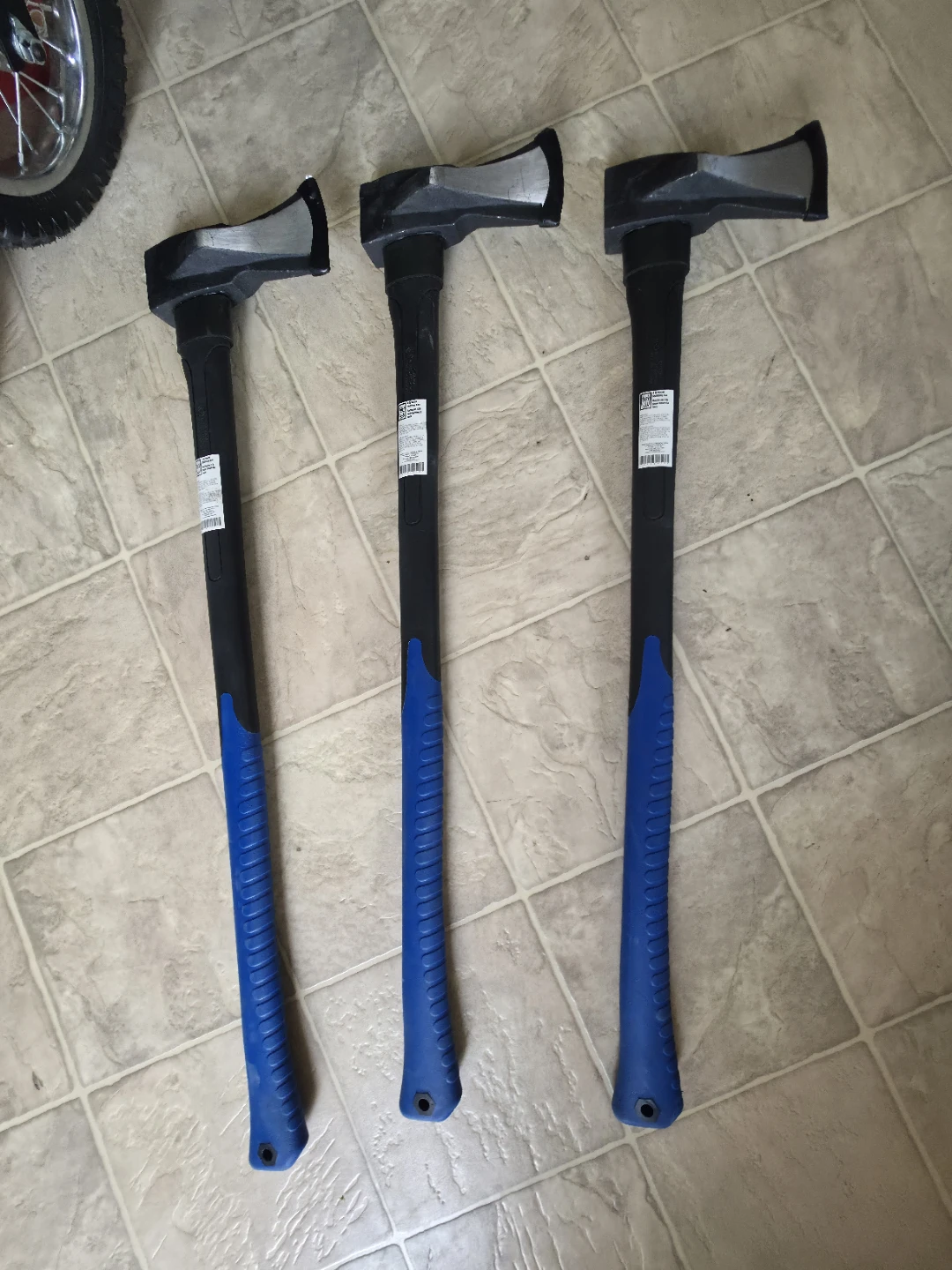 6 Brand New 4lb Wood Splitting - with Fiberglass Handle