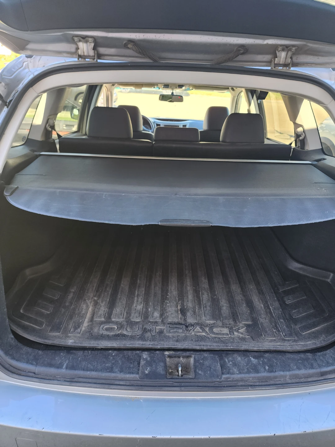 Subaru Outback Silver SUV - photo 5