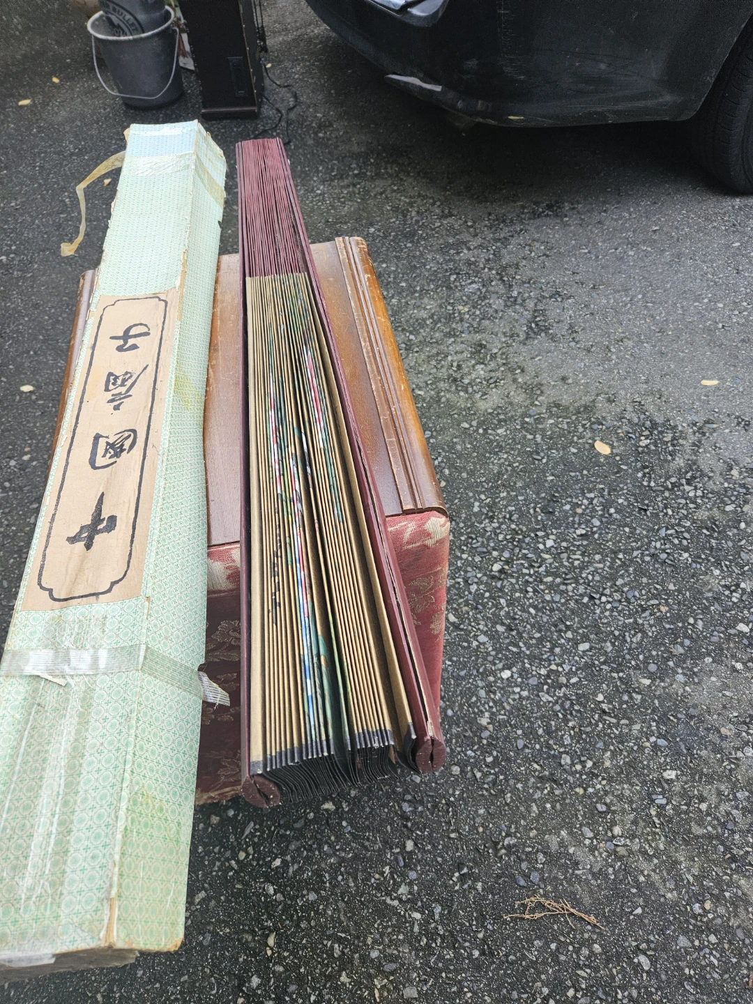 Large Traditional Chinese Folding Fan - photo 5