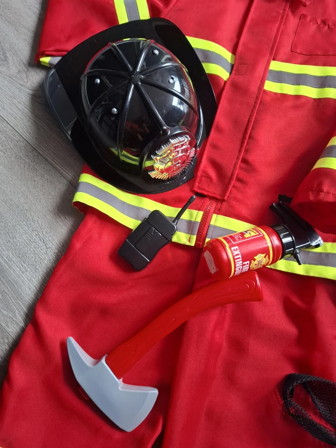 Kids firefighter costume 7-8 years old with accessories - photo 3