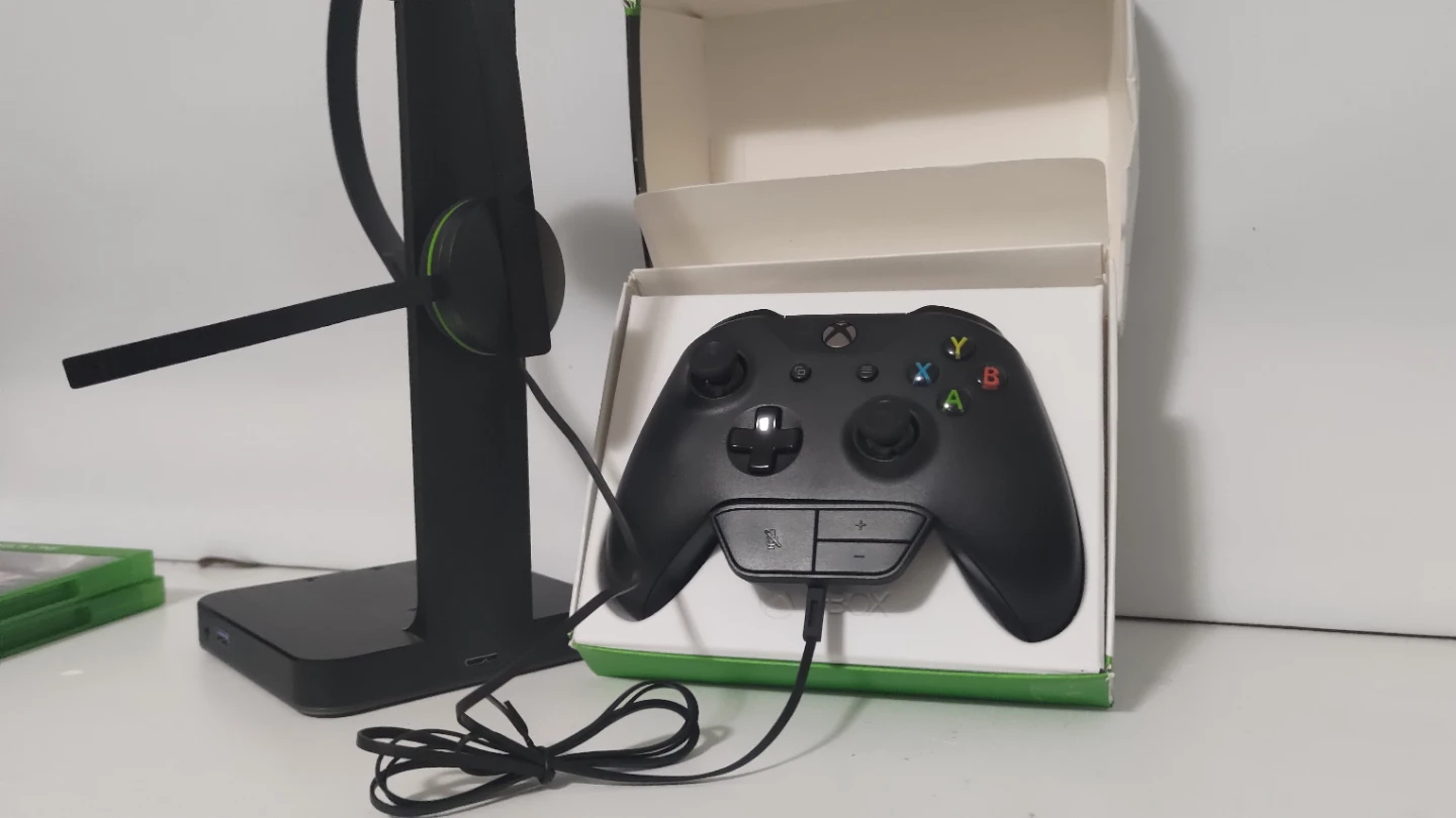 Xbox One Console Bundle - photo 2