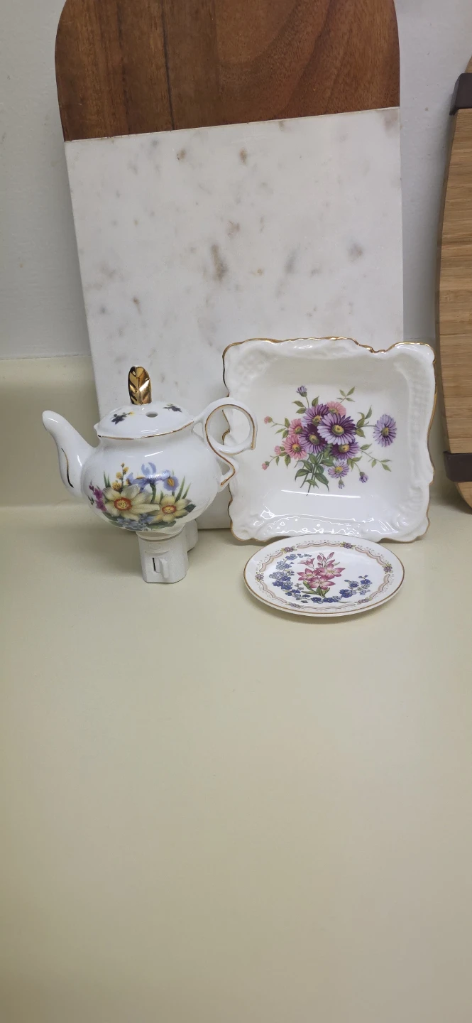 Floral Teapot, Tray, Egg Plate, Lamp Shade & Coasters - photo 2