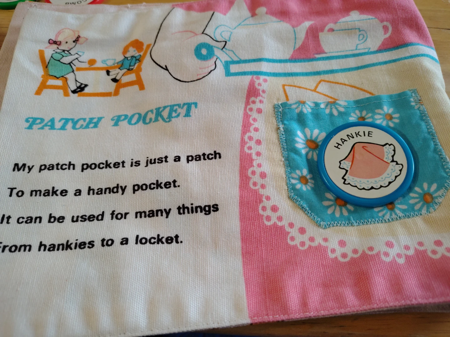 Fisher-Price What's in my Pockets? Cloth Book - photo 2