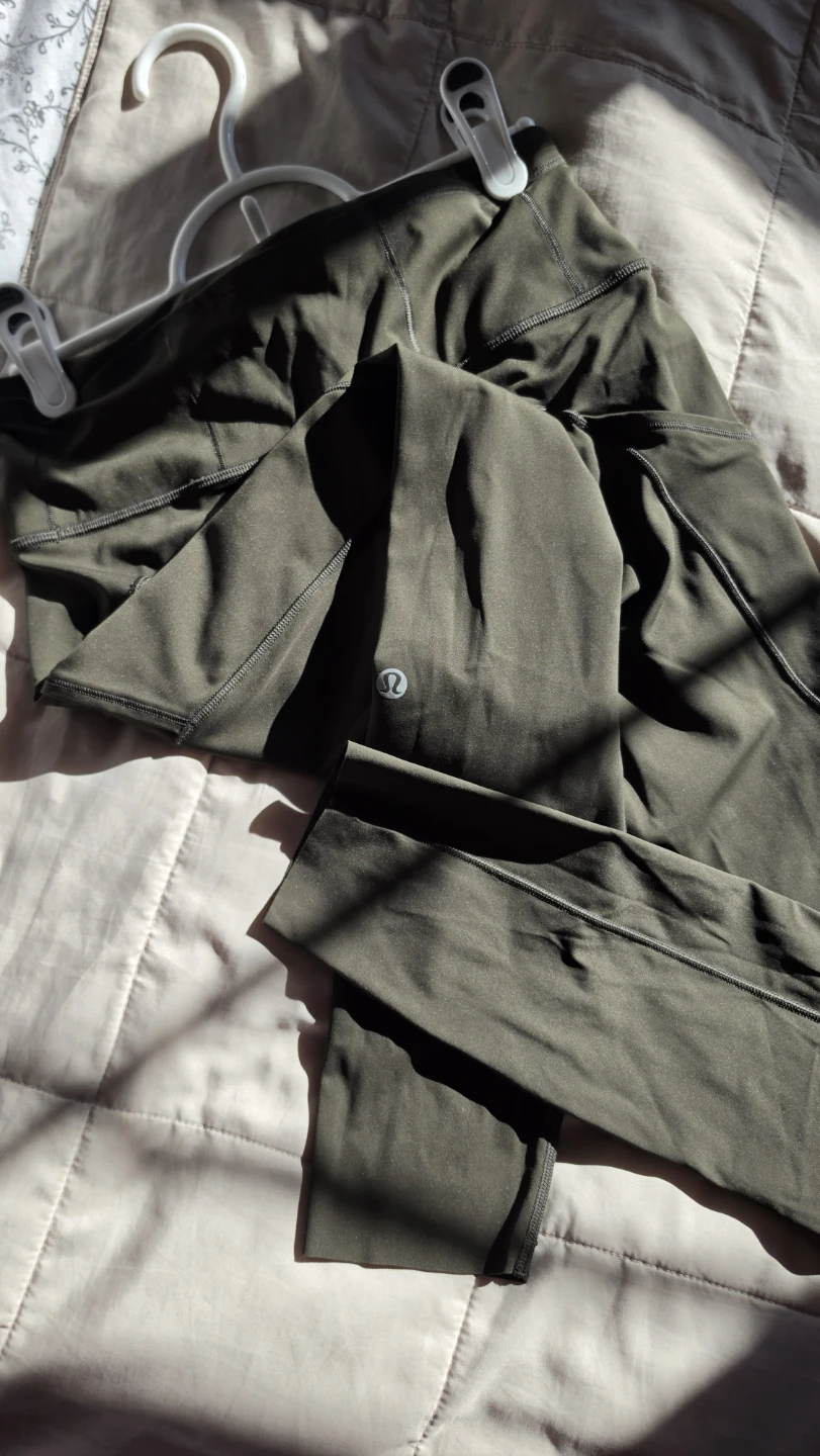 Lululemon Leggings Size 6 - photo 3