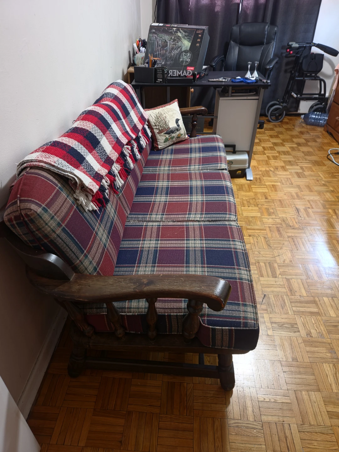 Plaid Three-Seater Sofa - photo 3