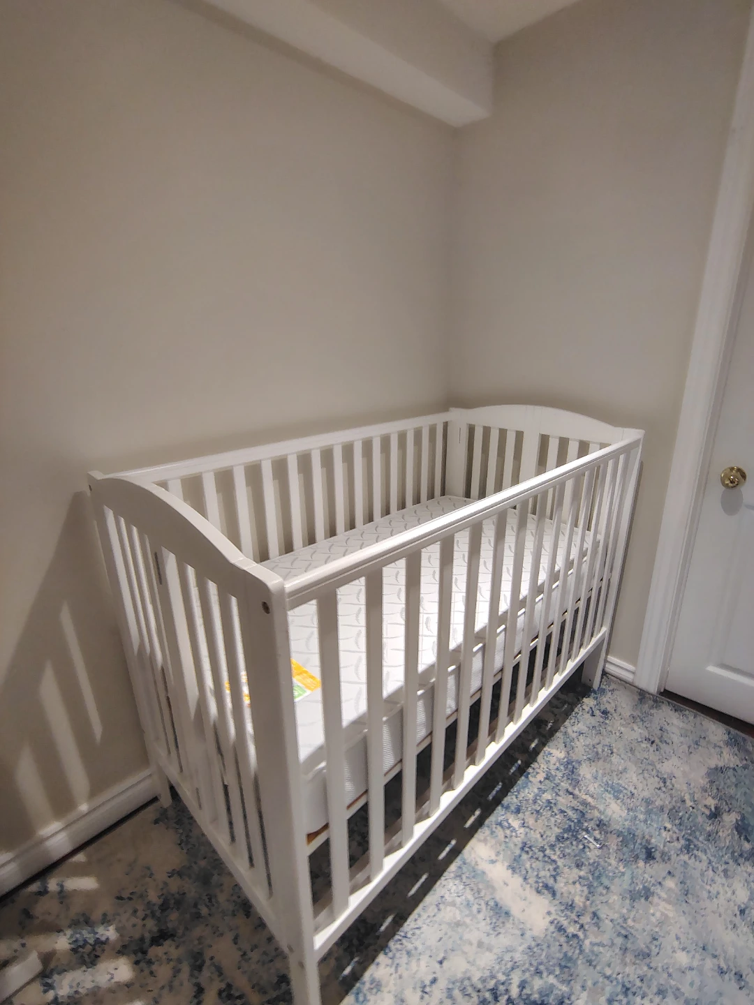 Foldable White Baby Crib - photo 3