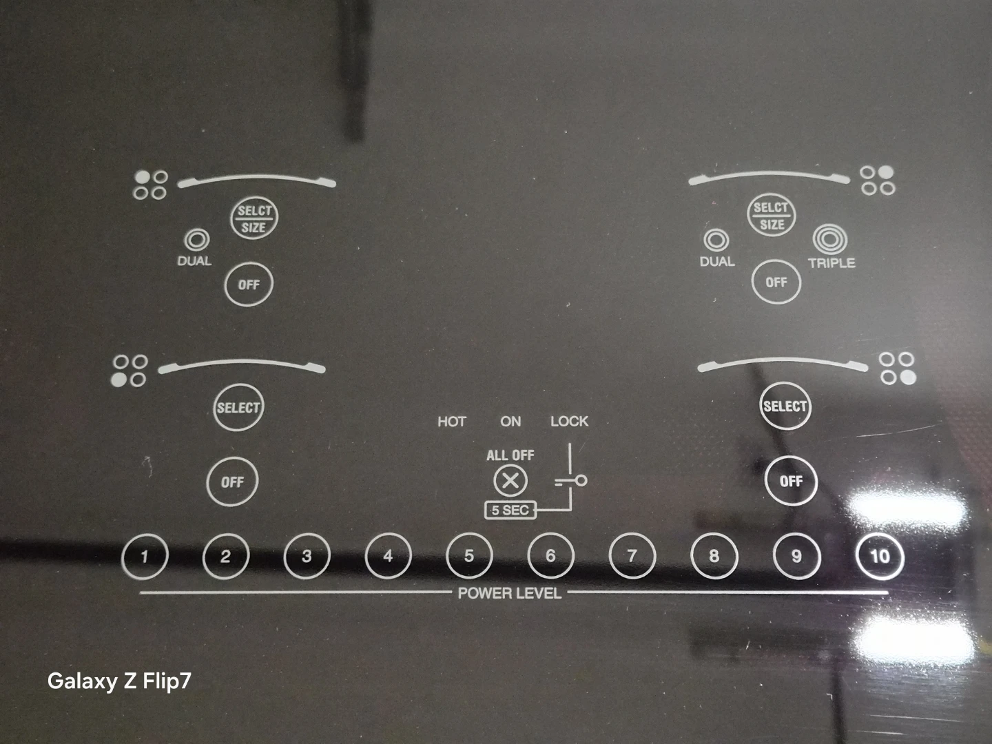 Brand new Electric Cooktop ICR555DB00 - photo 2
