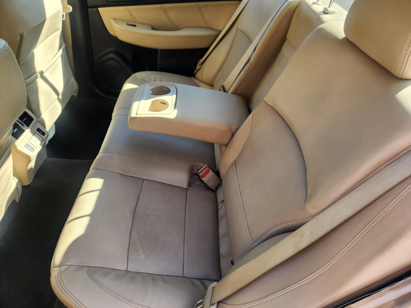 Subaru Legacy Sedan limited - photo 4