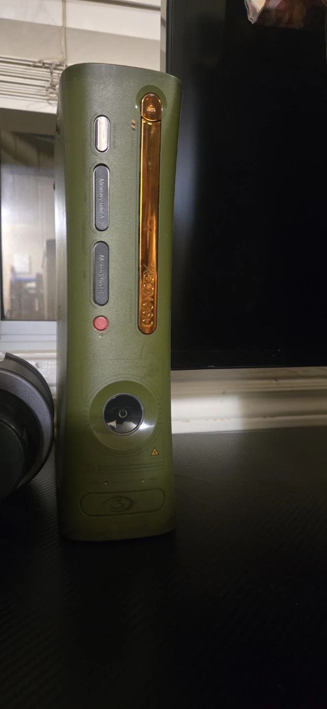Xbox 360 Halo 3 Edition Console with Games shown