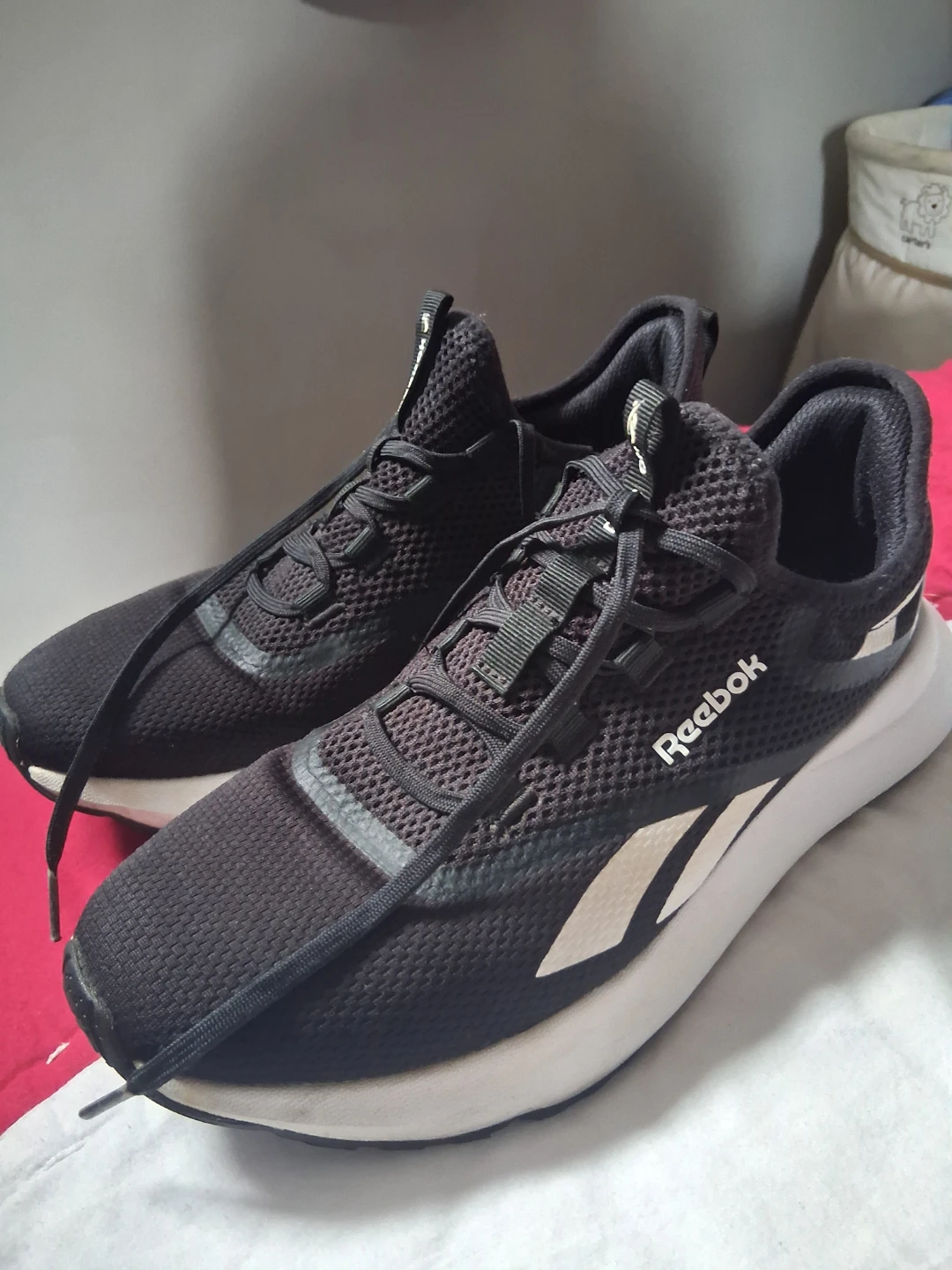 Men's size 7 Reebok running shoes - photo 3