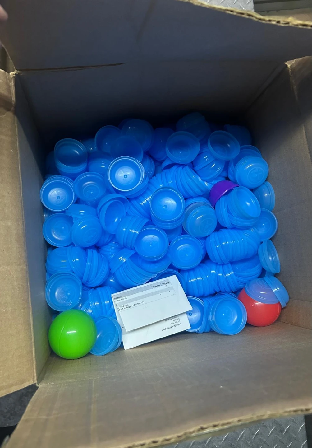 2,000 Pieces 2-Inch Vending Capsules - photo 2