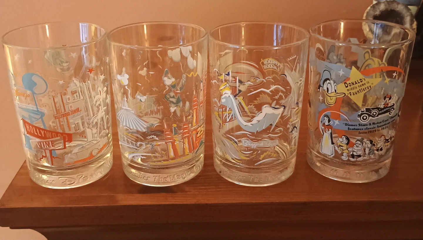 4x McDonalds Glasses 1996 x3, 2001 100th Disney Anniversary - photo 4