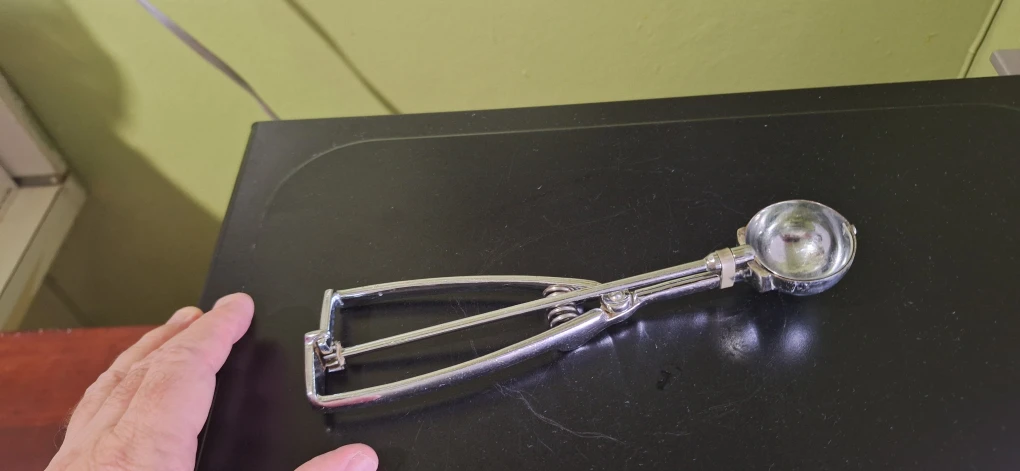 Stainless Steel Ice Cream Scoop - photo 2