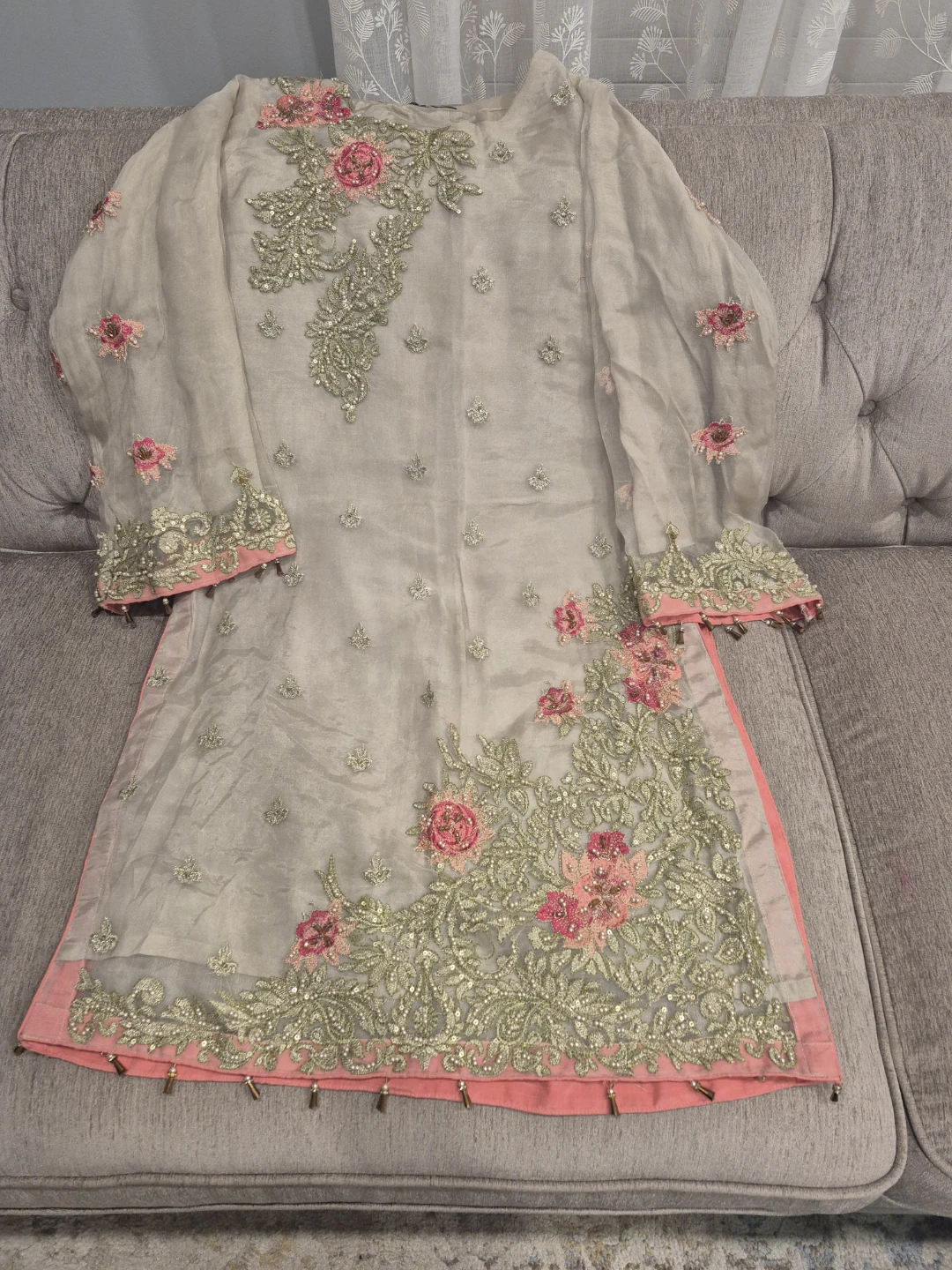 Beautiful embroidered shalwar kameez set - photo 3