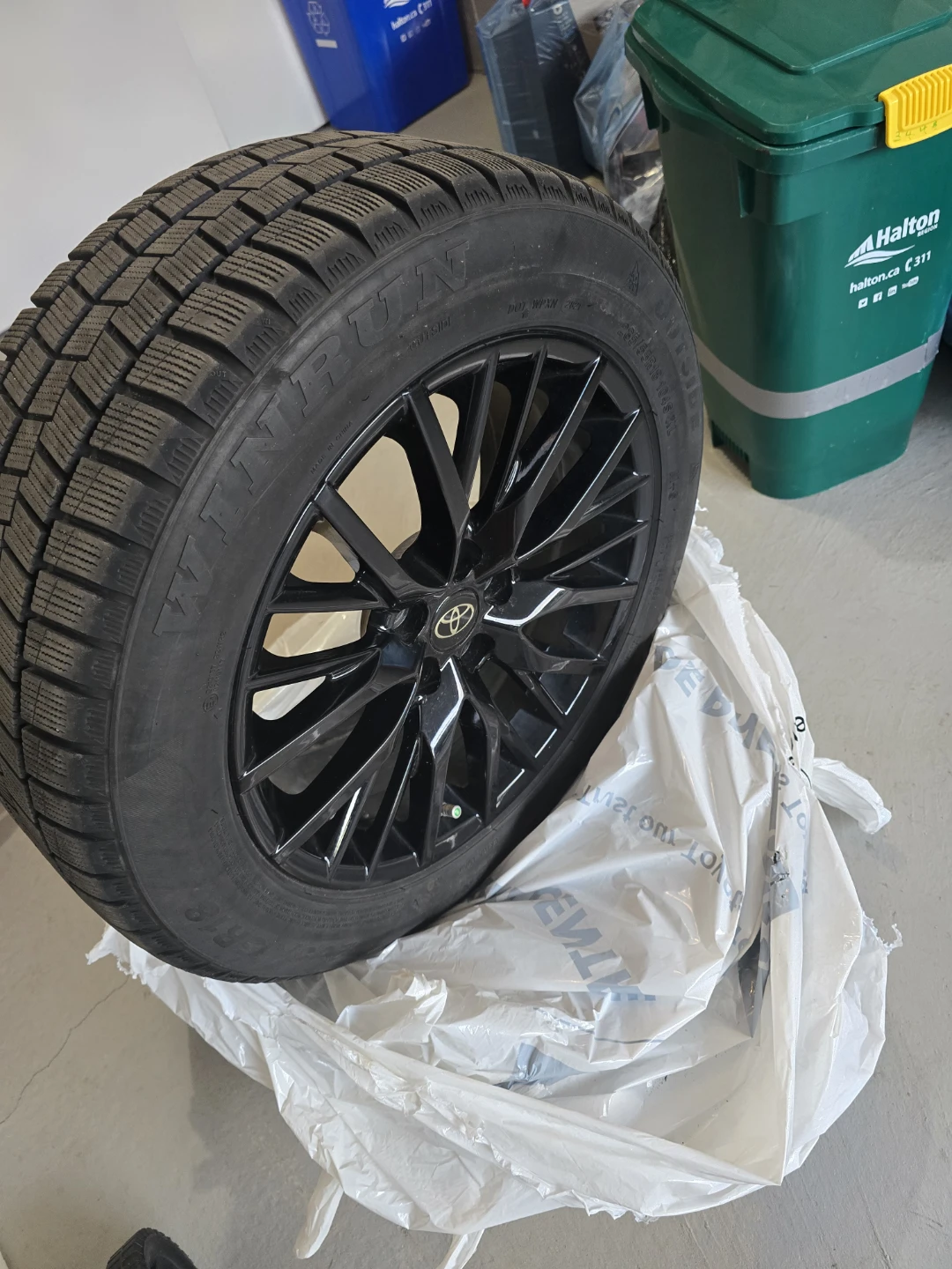 Original Toyota Winter Tires and Rims 235/55R18 - photo 5
