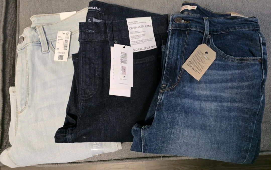 3 NEW Womens Jeans Calvin Klein 27/Levis 28/Reitmans 28