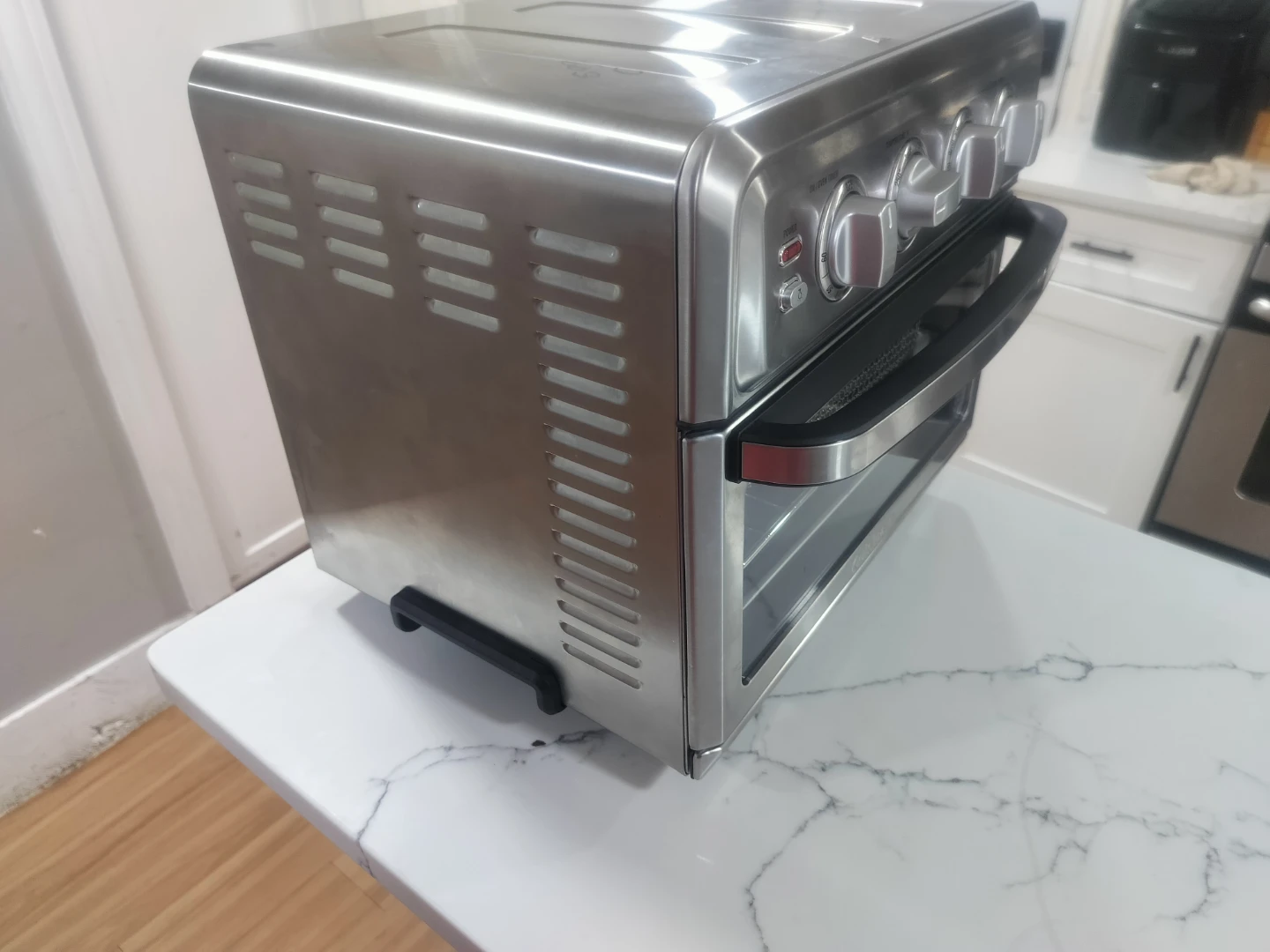 Cuisinart AirFryer Toaster Oven TOA-70 - photo 2