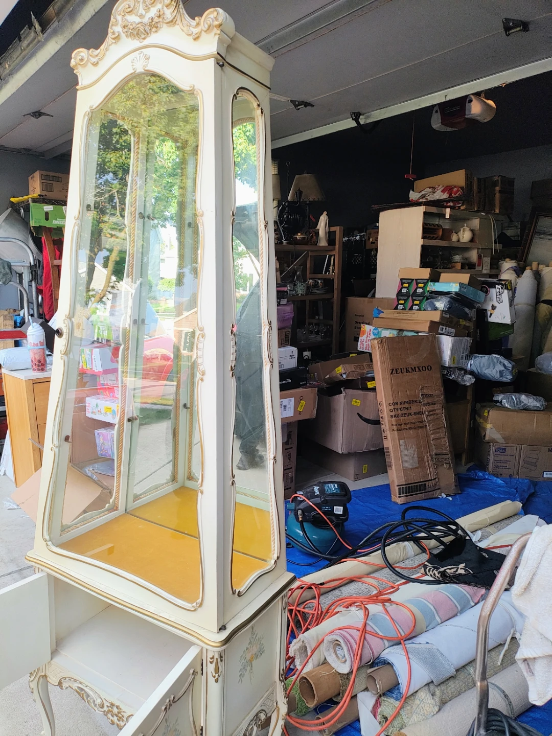 Vintage French Provincial Display Cabinet - photo 5