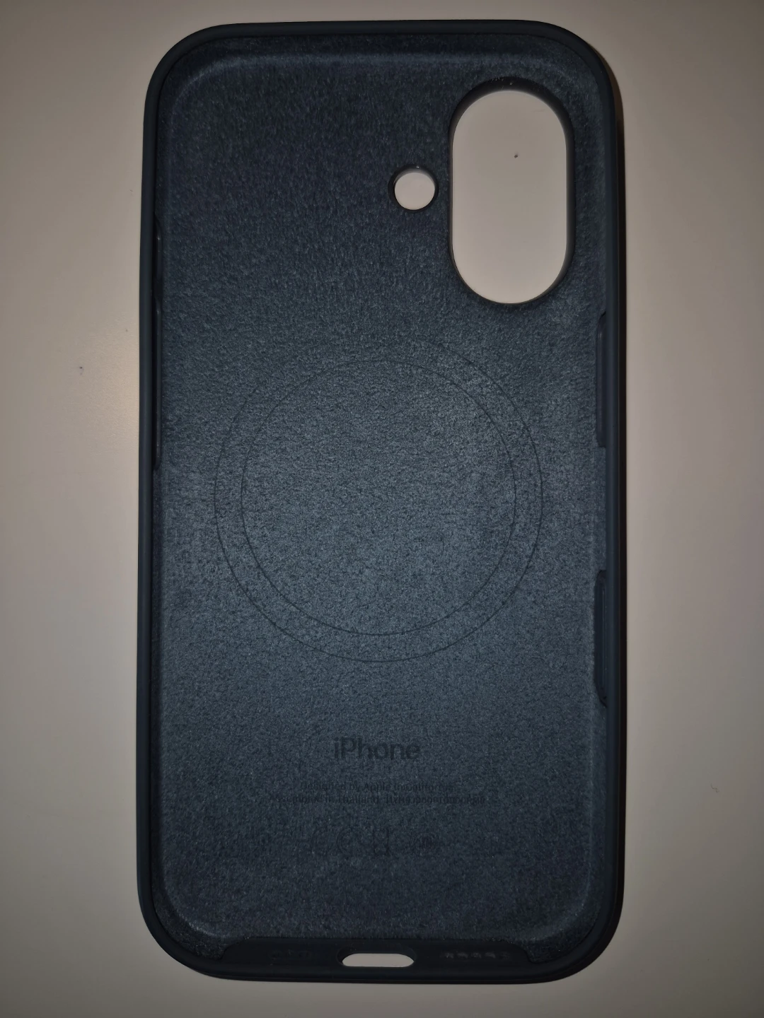 iPhone 16 Silicone Case with MagSafe – Lake Green - photo 3
